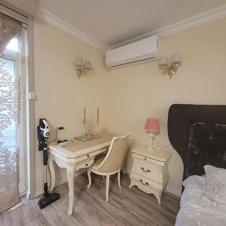 в центрі львова біля філармонії Apartment *