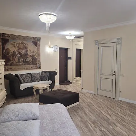 в центрі львова біля філармонії Apartment *