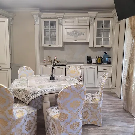 в центрі львова біля філармонії Apartment